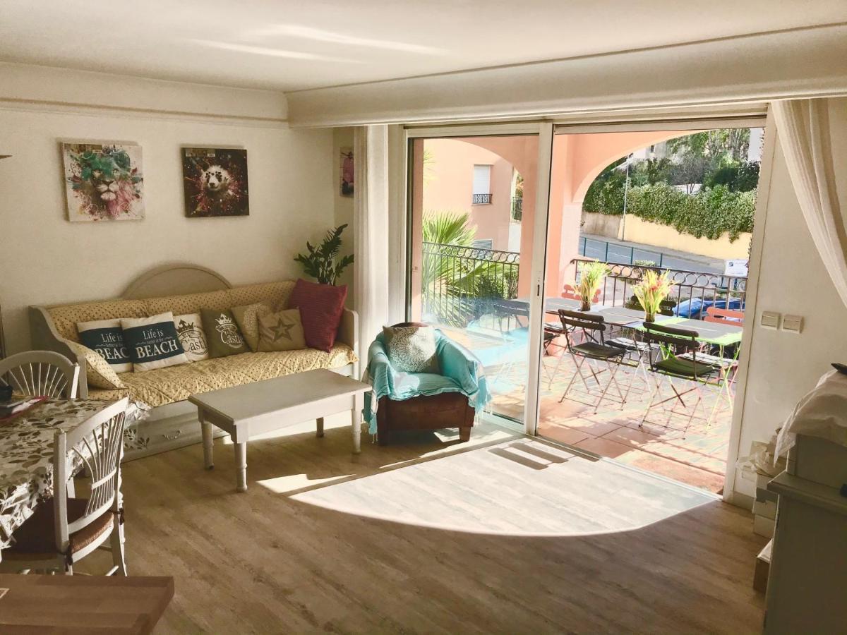 Residence 4 Etoiles Port Marine Sainte-Maxime Kültér fotó